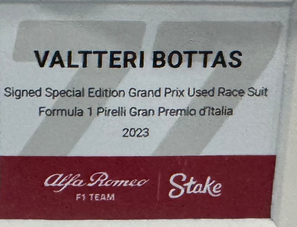 🔥 Edición Especial Monza 2023 – Traje Usado en Carrera y Firmado por Bottas, ¡Disponible Ahora!