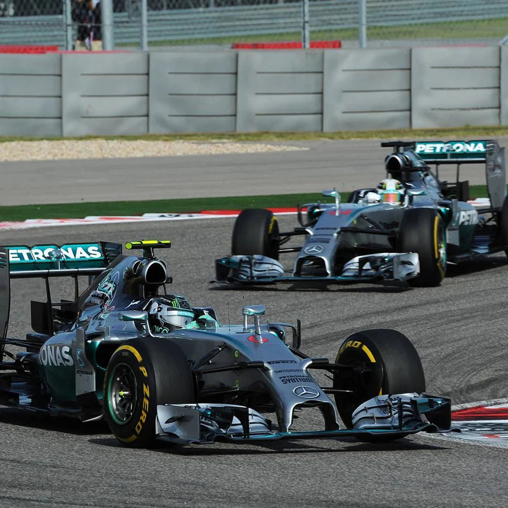 🏎️ F1 Porta celular hecho con Skid Block del Auto Campeón de Hamilton 2014 🏁