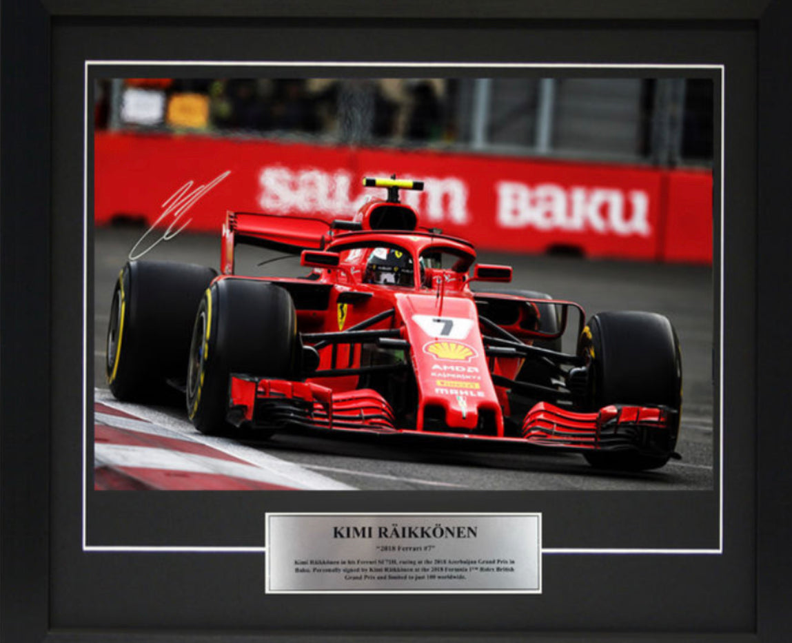 Foto Firmada por Kimi Räikkönen – Ferrari F1 2018 | Edición Limitada con Marco de Lujo