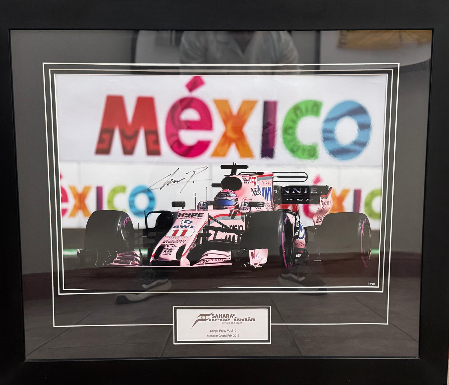 🔥 Foto Firmada por Sergio Pérez – Abordo de su Force India en el GP de México
