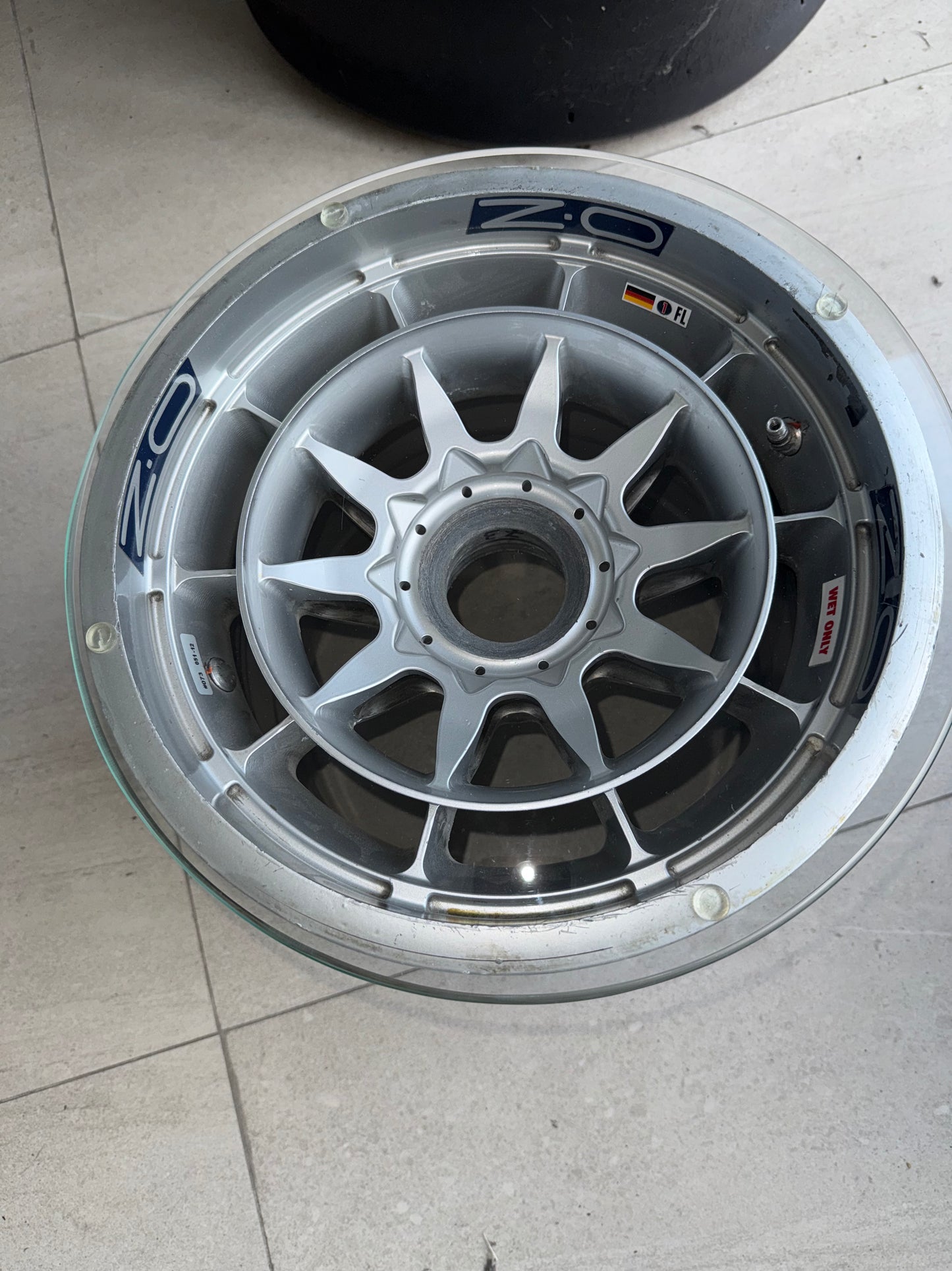 Rin de Lluvia de Sebastian Vettel Campeón Mundial con Red Bull Racing F1 –Mesa de Colección